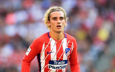 有球体育快讯-于帕梅卡诺送礼皇马笑开花