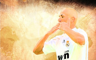 有球体育精华-伊尔迪丝·森拉尔又晒家庭照